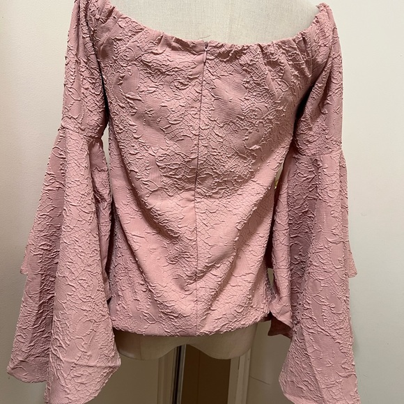 Romeo & Juliete Couture Misty Rose Bell Sleeve Off The Shoulder Textured Blouse - Picture 6 of 9